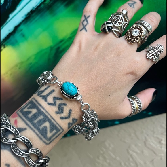 Maille stainless steel turquoise bracelet . Handmade chain & turquoise gem clasp - Picture 4 of 16